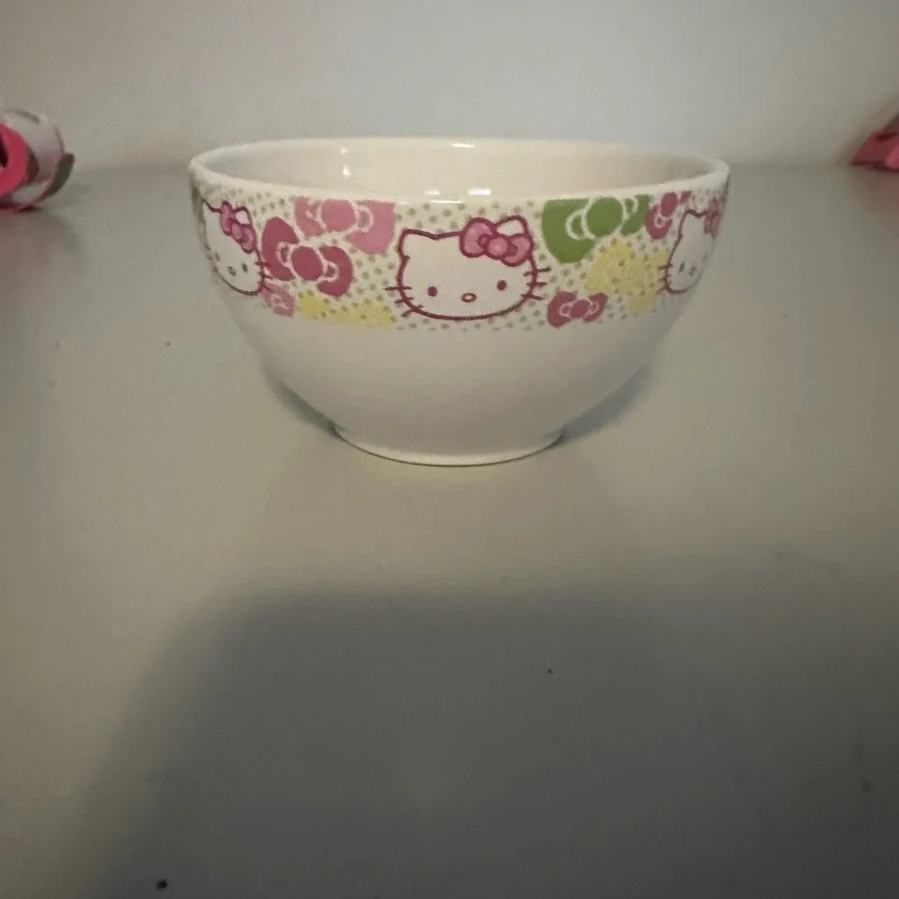Hello Kitty Sanrio White and Pink Bowl